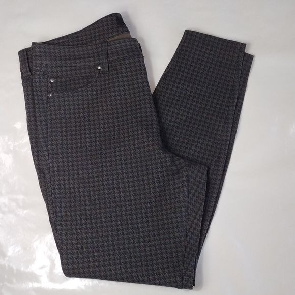 Liverpool Pants - Liverpool Skinny Leg Pants Color WREN OLIVE Inseam 29"